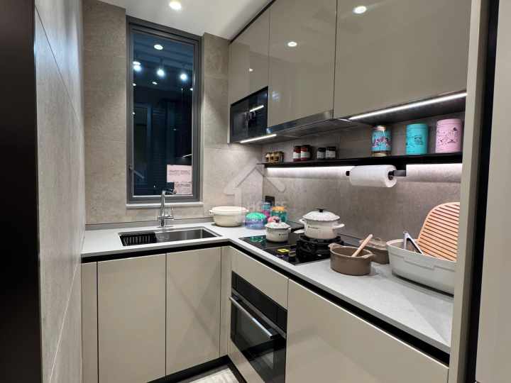 Sierra Sea 1A Show Flat - House730