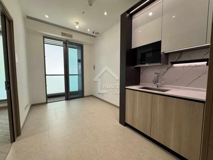 Sierra Sea 1A Show Flat - House730