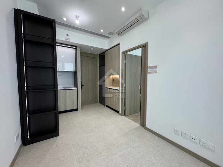 Sierra Sea 1A Show Flat - House730