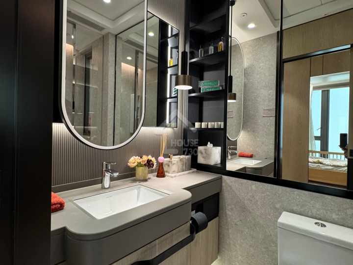 Sierra Sea 1A Show Flat - House730