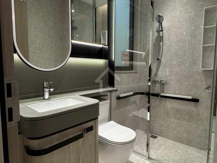 Sierra Sea 1A Show Flat - House730
