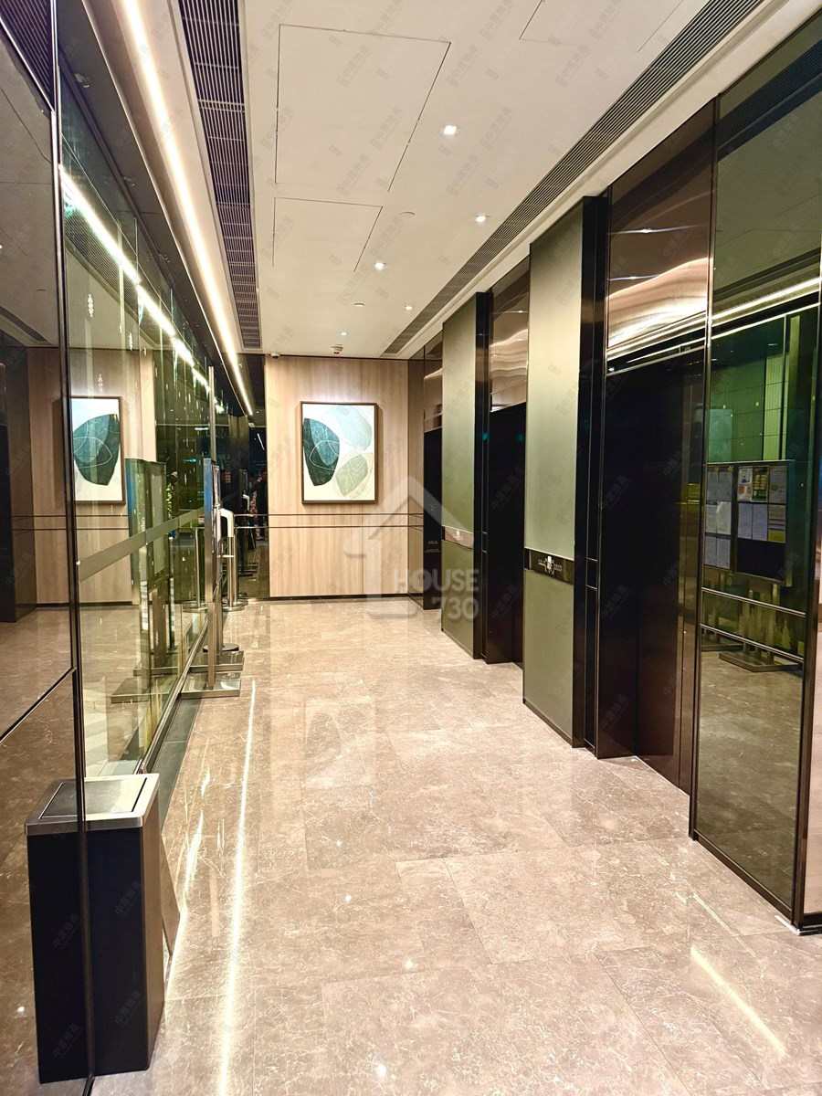 Yuen Long | Sol City | 9302821 | Rent - House730