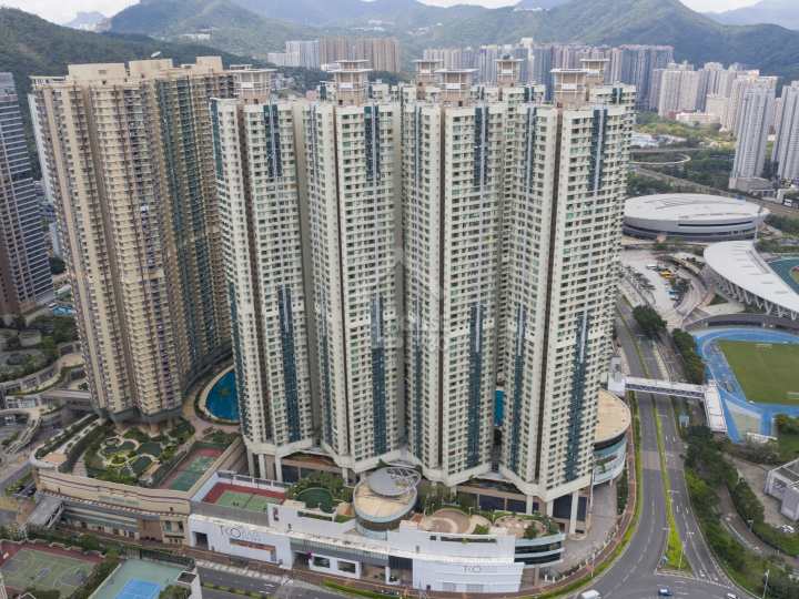 將軍澳廣場 物業外貌 將軍澳廣場外觀全景圖，位於將軍澳市中心唐德街1號，鄰近港鐵站，屋苑配備住客會所與商場設施 - House730
